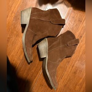 Steve Madden genuine suede western boho chic brown ankle booties size 8
